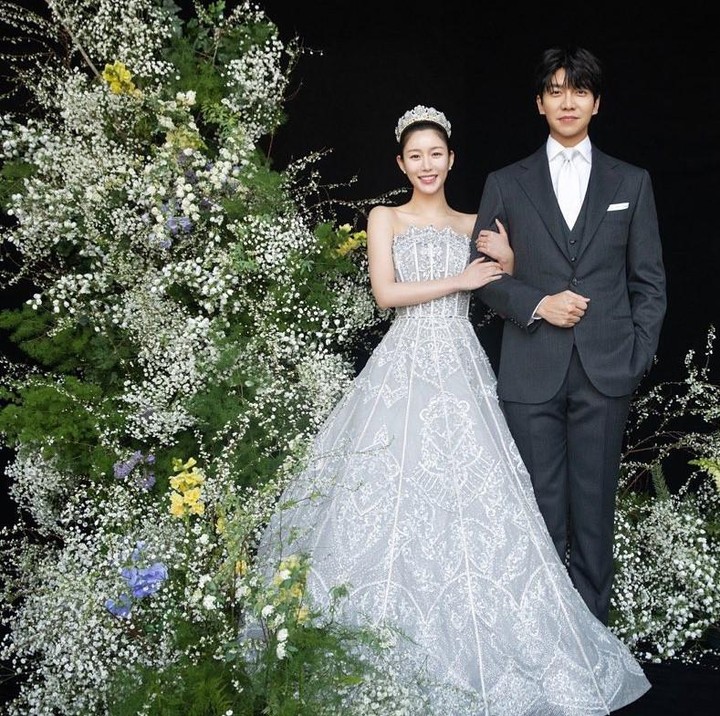<p>Kebahagiaan Seung Gi dan Da In semakin terasa sempurna karena saat ini keduanya telah menyambut kelahiran anak pertama, Bunda. Kabar ini juga menuai banyak reaksi positif dari publik.(Foto: Instagram @9ato_ent)<br /><br /></p>