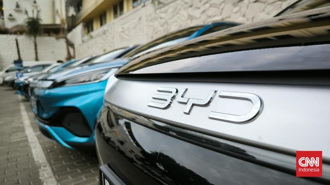 Penampakan BYD M6 dengan setir kanan muncul di China, model sebesar Toyota Innova Zenix ini diduga bakal dipasarkan di Asia yang kemungkinan.
