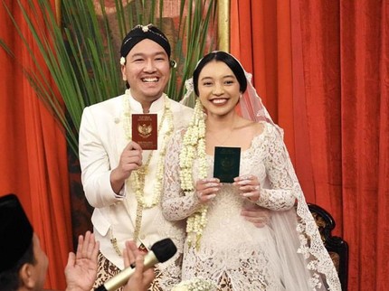7 Potret Pernikahan Nadia Soekarno, Putri Soraya Haque dan Ekki Soekarno