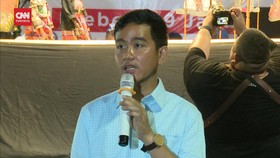 VIDEO: Gibran ke Warga Brebes: Monggo Pilihan Beda yang Penting Rukun