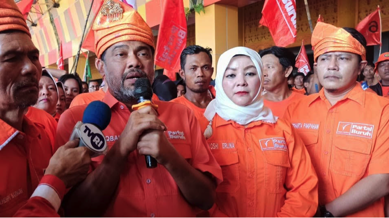 Partai Buruh melakukan kampanye akbar di Pekanbaru, Riau, Selasa (31/1). Kampanye ini diikuti ribuan peserta dari berbagai wilayah di Provinsi Riau.
