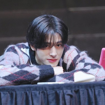 Bikin Fans Ngamuk, Sasaeng Diam-diam Foto Jake ENHYPEN Sedang Tidur