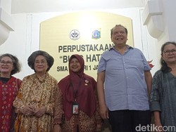 Chairul Tanjung Resmikan Perpustakaan Bung Hatta SMAN 1 Jakarta