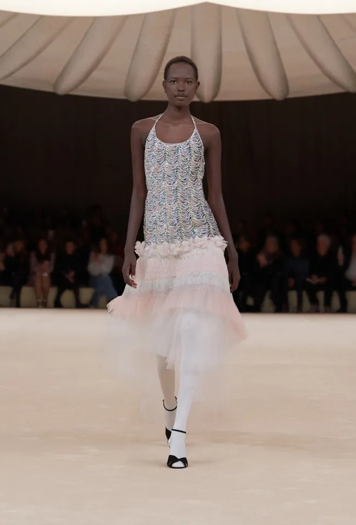 6 Koleksi Haute Couture 2024 dengan Pengerjaan Tersulit