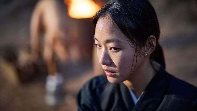 Segera Tayang, Simak Penampilan Tak Terduga Kim Go Eun Sebagai 'Shaman