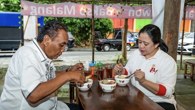 Politikus PDIP Aria Bima mengatakan kebersamaan Ketua DPP PDIP Puan Maharani dan Ketua DPD PDIP Jateng Bambang Pacul di Magelang sebagai orkestrasi politik.