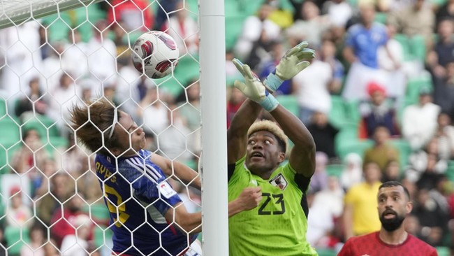 Gol bunuh diri kiper Zion Suzuki menjadi noda dalam kemenangan Jepang atas Bahrain sekaligus penentu tiket menuju perempat final Piala Asia 2023.