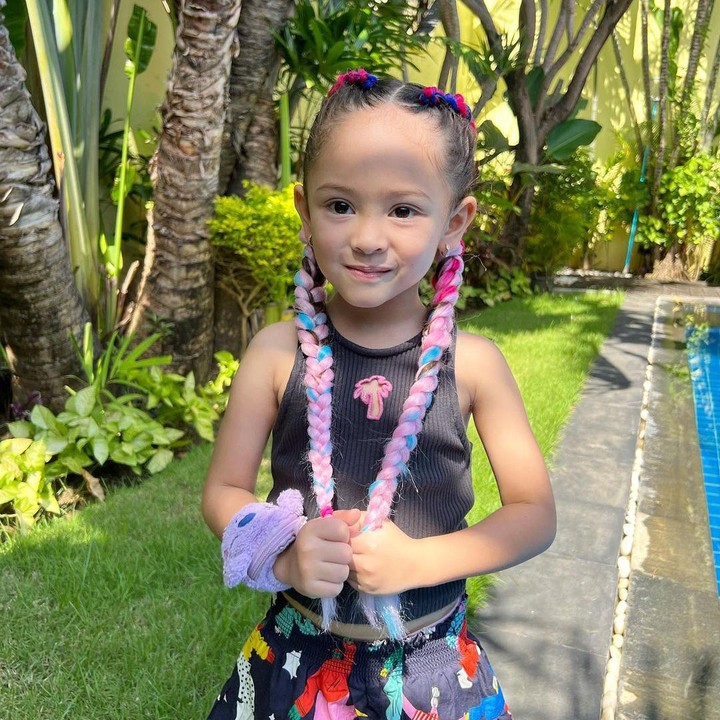<p>Barbieeee," ungkap seorang netizen dengan emotikon hati. "Duh cantiknya Sophia enggak ada obat," ujar netizen lainnya. (Foto: Instagram: @yaswildblood)</p>