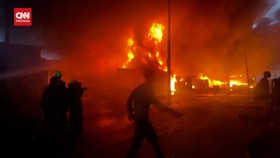 VIDEO: Kebakaran Dahsyat di Ibu Kota Kenya, Warga Bantu Padamkan Api