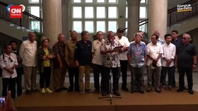 VIDEO: Momen Guru-guru Besar UGM Sampaikan Petisi untuk Jokowi