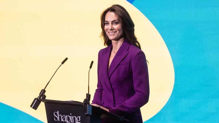 LONDON, ENGLAND - NOVEMBER 15: Catherine, Princess of Wales makes a key note speech during the Shaping Us National Symposium at Design Museum on November 15, 2023 in London, England. The symposium event, hosted by the Princess of Wales and The  Royal Foundation Centre for Early Childhood, brings together leaders and specialists to consider key foundational skills for early childhood which can result in healthy adult lives. (Photo by Richard Pohle - WPA Pool/Getty Images)