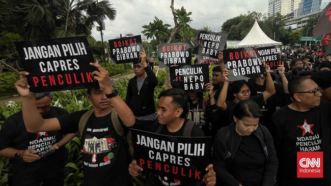 Sebanyak 145 LSM membuat petisi yang isinya protes atas pencalonan Prabowo Subianto-Gibran Rakabuming Raka sebagai calon presiden dan wakil presiden 2024.