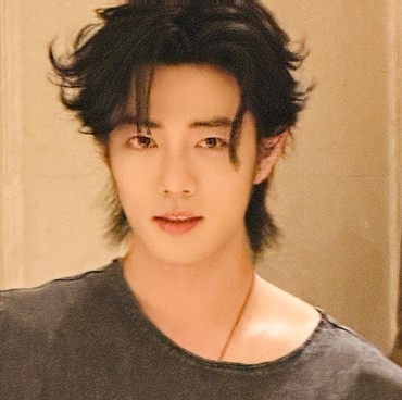 Xiao Zhan: Profil, Perjalanan Karier, dan Drama Populernya