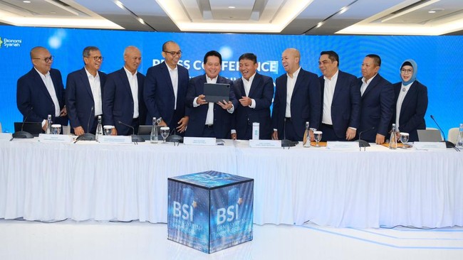 Keberhasilan BSI dalam menjaga kinerja positif itu ditunjukkan dengan pencapaian laba yang tumbuh 33,88% (yoy) menjadi Rp5,70 triliun hingga kuartal IV/2023.