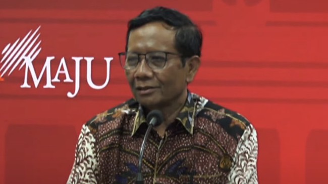 Cawapres Mahfud MD mengaku sudah baca naskah akademik pengajuan angket dugaan kecurangan pemilu. Naskahnya, kata Mahfud, tebal sekali.