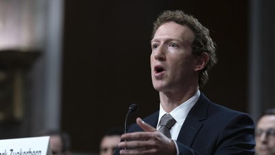 CEO Meta Mark Zuckerberg memberikan kesaksian di depan sidang Komite Kehakiman Senat tentang keselamatan anak online di Capitol Hill, Rabu, 31 Januari 2024 di Washington. (AP Photo/Jose Luis Magana)