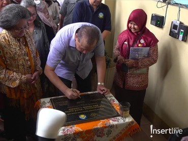 Chairul Tanjung Resmikan Perpustakaan Bung Hatta SMAN 1 Jakarta