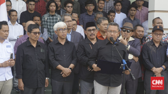 Rektor, dosen dan mahasiswa UII menuntut para peserta Pilpres 2024 yang menjabat di pemerintahan segera mengundurkan diri dari jabatannya.