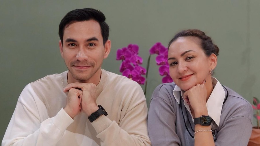 Darius Sinathrya dan Donna Agnesia