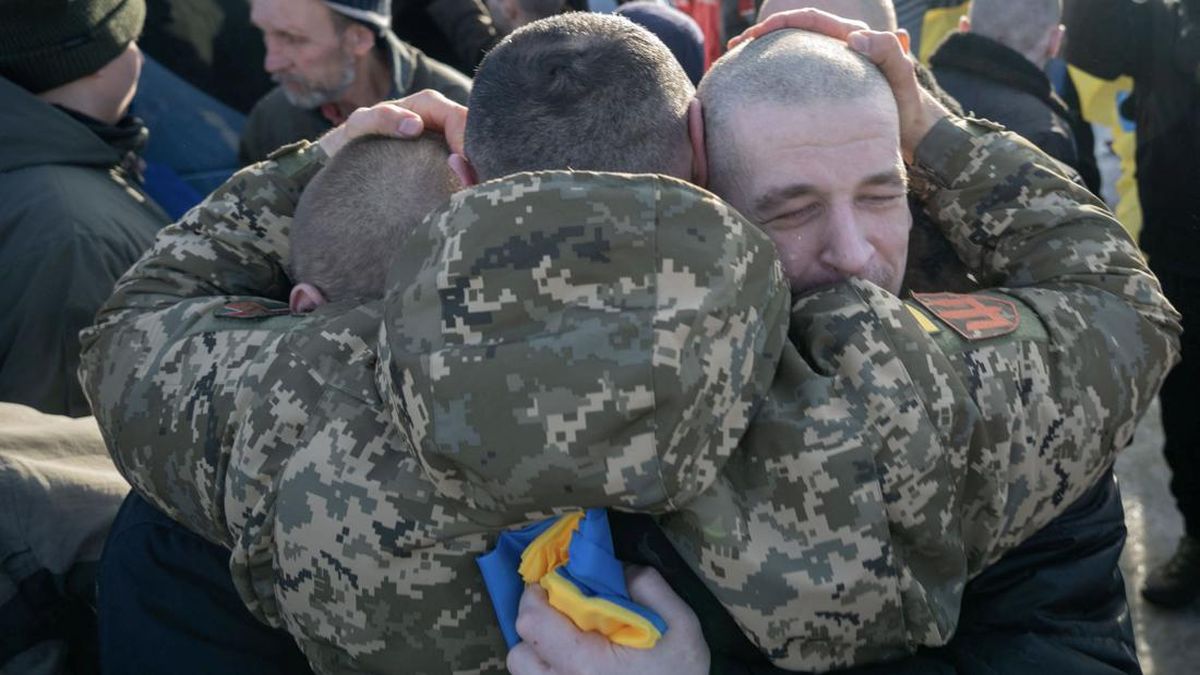 Kesilgan jinsiy azolar va toplarning fotosuratlari