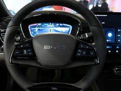 BYD Bikin Was-was Setelah Pangkas Harga Mobilnya