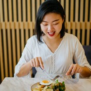 5 Makanan Sehat Ini Punya Efek Samping Jika Berlebihan Dikonsumsi, Apa Saja?