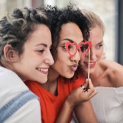 Si Paling Setia Kawan, 3 Zodiak Ini Bisa Membangun Persahabatan Seumur Hidupnya!