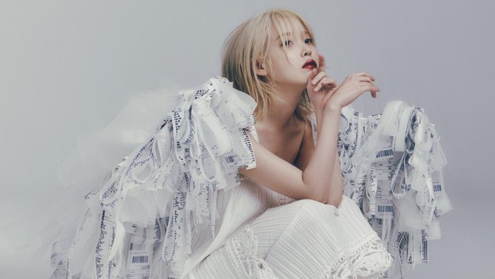 Foto IU untuk album mini (EP) The Winning.