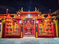 Kelenteng Kim Hin Kiong, Ikon Imlek Bersejarah di Gresik