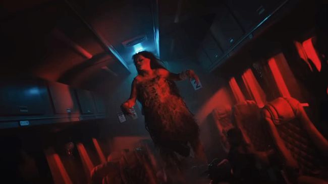 Review Kereta Berdarah: Ada banyak kerikil dalam cerita yang membuat laju cerita film ini membuat meringis.