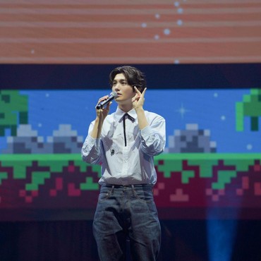 Perdana ke Indonesia, Park Hyung Sik Bagi-bagi TMI ke Fans