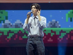 Perdana ke Indonesia, Park Hyung Sik Bagi-bagi TMI ke Fans