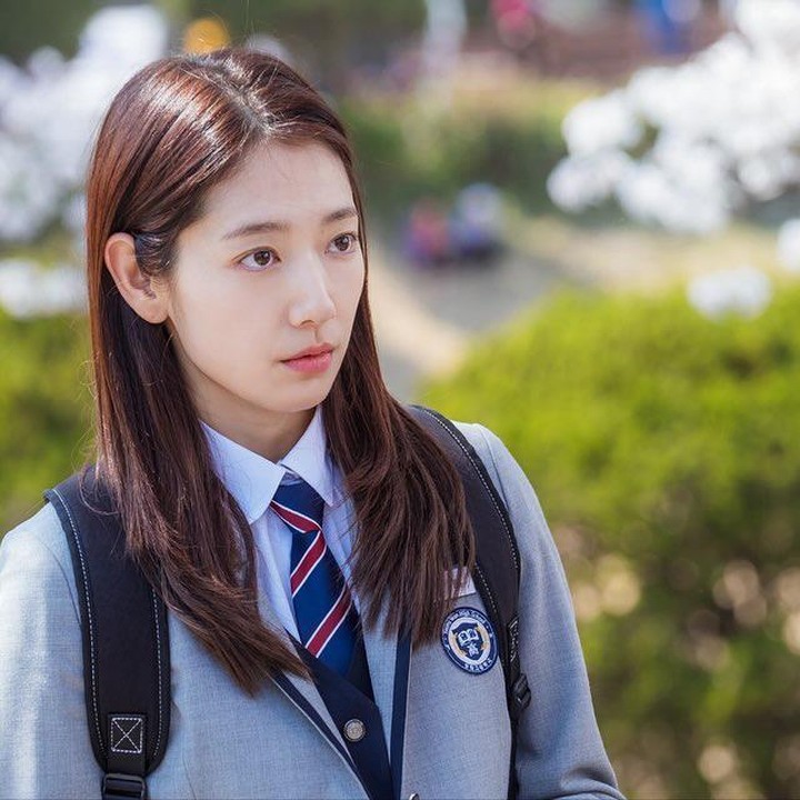 <p>Drama Korea ini juga memperlihatkan tokoh Nam Ha Neul saat masih SMA. Kala itu, ia memiliki rival bernama Yeo Jeong Woo yang diperankan oleh Park Hyung Sik. (Foto: Instagram @jtbcdrama @ssinz7)</p>