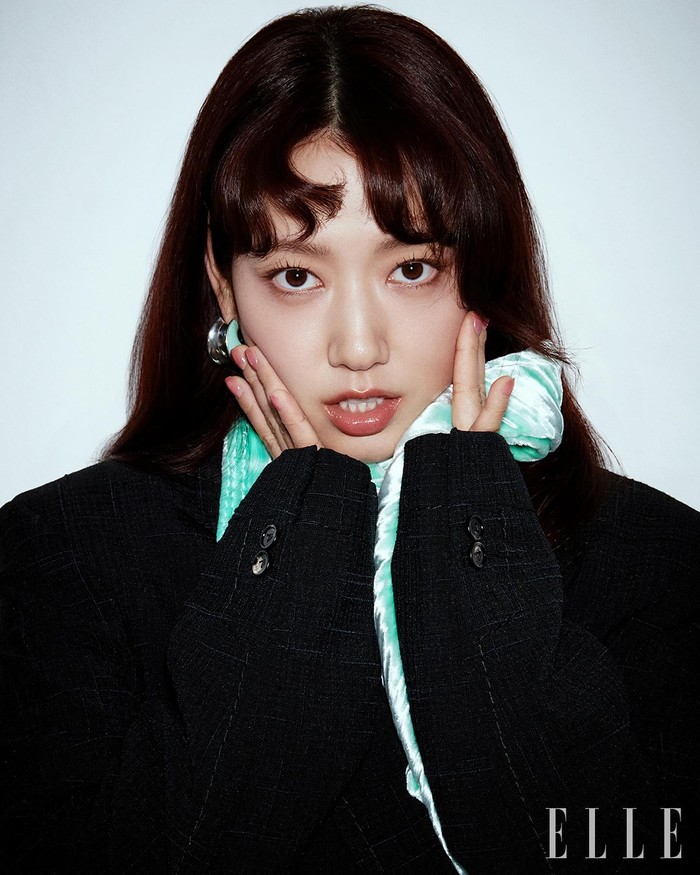 Park Shin Hye merupakan artis papan atas Korea yang memulai karir di masa muda. Ia muncul pertama di drama Stairway to Heaven dan mendapatkan peran utama lewat Prince Hours./ Foto: instagram.com/ssinz7/