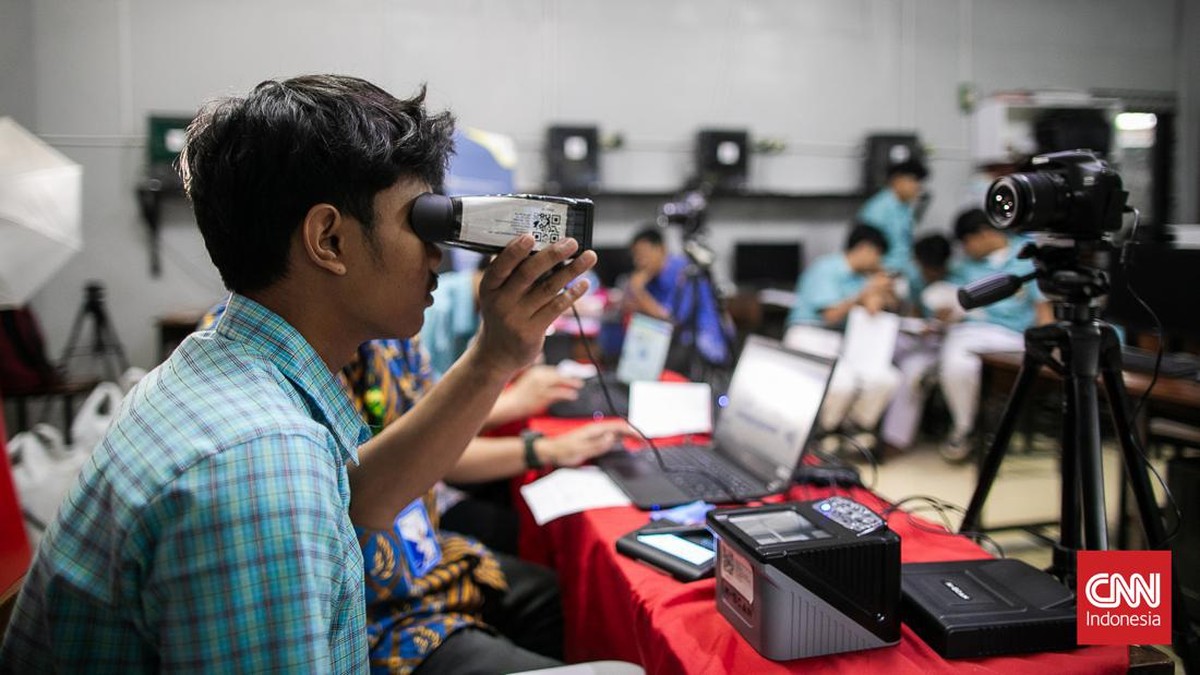 FOTO: Jemput Bola Perekaman KTP Pelajar SMK di Jakarta Selatan