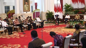 VIDEO: Mahfud Mundur, Menpora: Kabinet Masih Kompak. Banyak Guyon
