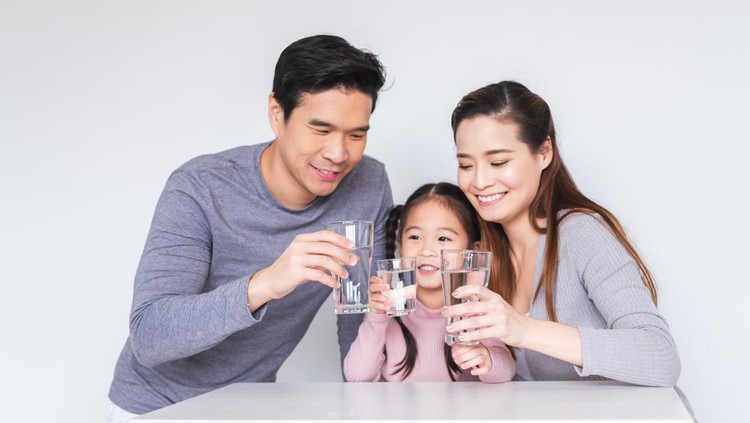 Review Le Minerale Galon Air Mineral, Bebas BPA & Aman Diminum Anak