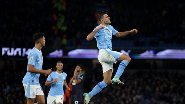 Manchester City mencatatkan tiga poin dalam kemenangan 3-1 atas Burnley dalam lanjutan Liga Inggris di Stadion Etihad, Kamis (1/2) dini hari.