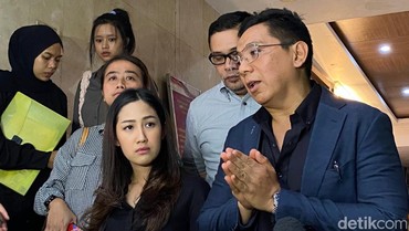 img-title Polisi Bongkar Makam Putra Tamara Tyasmara Demi Ungkap Penyebab Meninggalnya