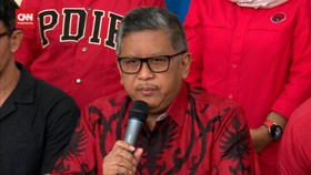 VIDEO: Hasto Ragu Prabowo Ikuti Jejak Mahfud: Anggaran di Sana Besar