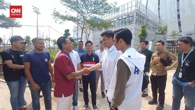 VIDEO: Anak Anies dan Cak Imin Sambangi Kampung Susun Bayam