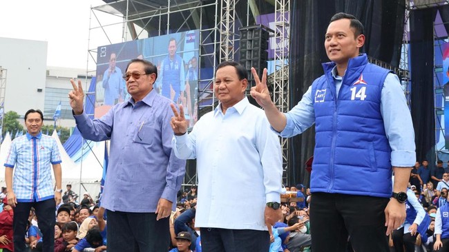 Prabowo Subianto menegaskan, dirinya bersama Gibran Rakabuming Raka akan menjadi pemimpin untuk semua rakyat di Indonesia jika terpilih menjadi presiden.