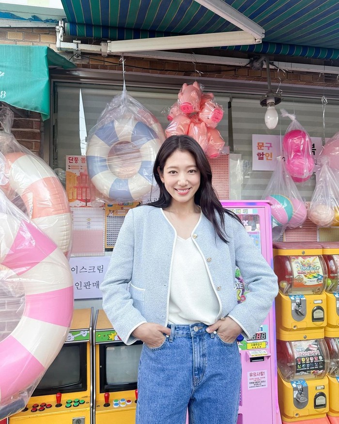 Dikenal banyak membintangi drama hit, Park Shin Hye juga termasuk jajaran aktris dengan pengikut terbanyak yaitu 14,8 juta. Saat ini Park Shin Hye akan kembali ke layar kaca dengan drama “Doctor Slump”./ Foto: instagram.com/ssinz7