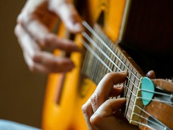 10 Lagu Chord Gitar Mudah Buat Pemula