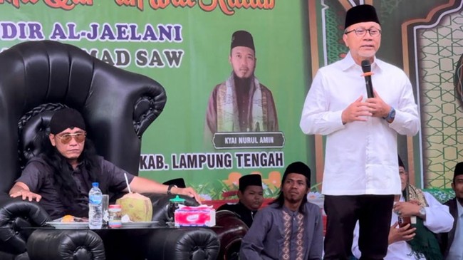 Ketua Umum Partai Amanat Nasional (PAN) Zulkifli Hasan (Zulhas) kembali melanjutkam safari politiknya di Provinsi Lampung dan optimis Prabowo-Gibran menang.
