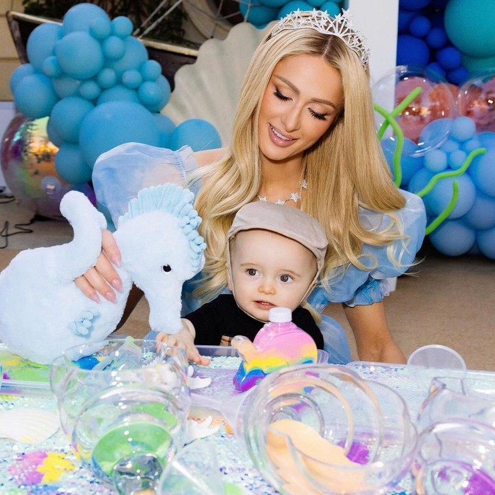 <p>Untuk merayakan ulang tahun anak laki-lakinya ini, Paris mengambil tema '<em>Sliving Under the Sea</em>' atau pemandangan bawah laut. (Foto: Instagram@parishilton)</p>