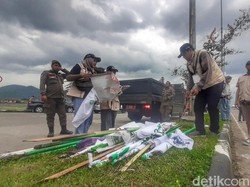 APK Bahayakan Pengguna Jalan di Pintu Tol Soroja Diturunkan