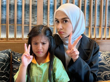 7 Potret Khanza Putri Pesinetron Nina Zatulini yang Jarang Tersorot