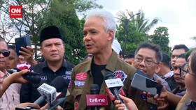 VIDEO: Ganjar soal Gibran Digugat Almas: Saya Gak Tau Urusan Mereka