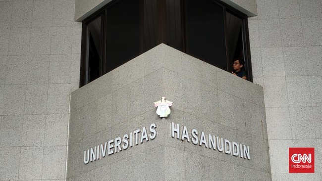Dosen berinsial FS di Fakultas Ilmu Budaya (FIB) Universitas Hasanuddin (Unhas) di Makassar, diberhentikan dari jabatannya atas dugaan kasus pelecehan seksual.